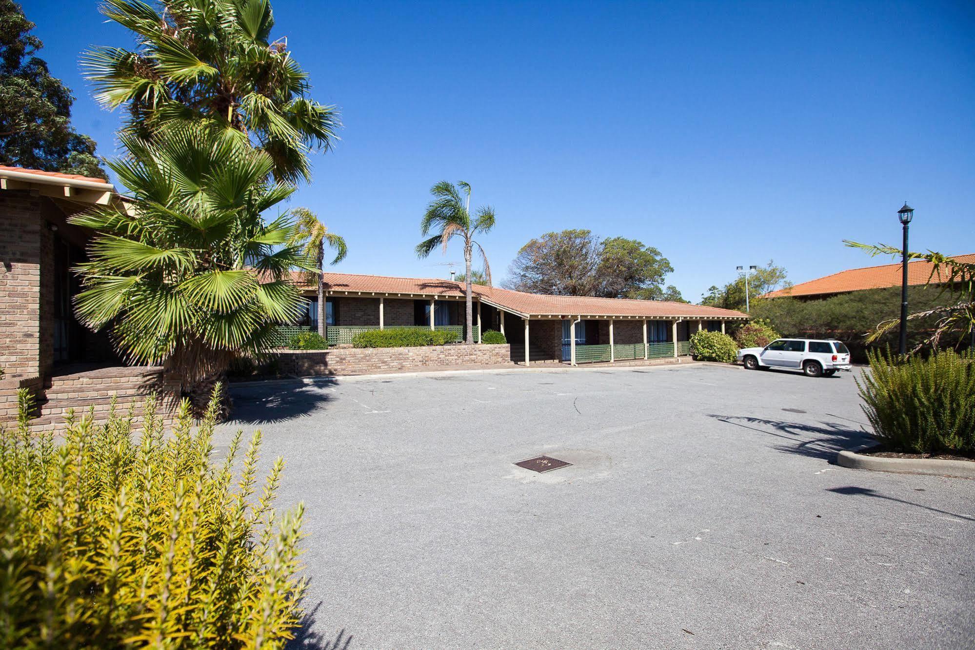温纳罗酒馆睡帽酒店 Wanneroo 外观 照片